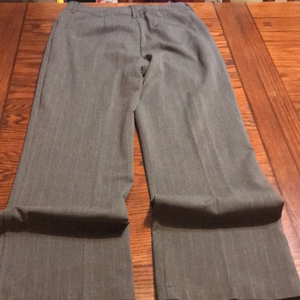 Women’s Pants Size 10 - Picture 9 of 12